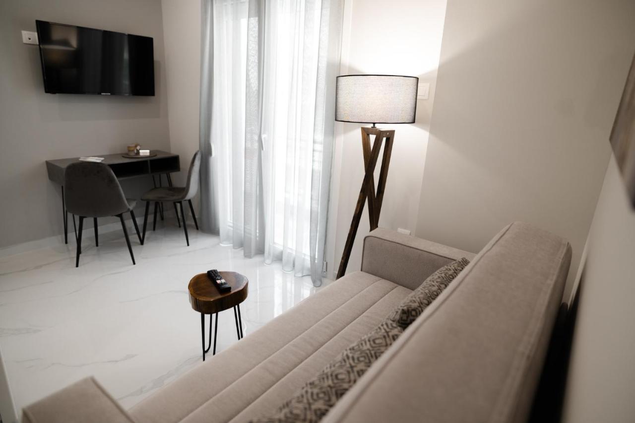 M10 Central Apartments Alexandroupolis Esterno foto